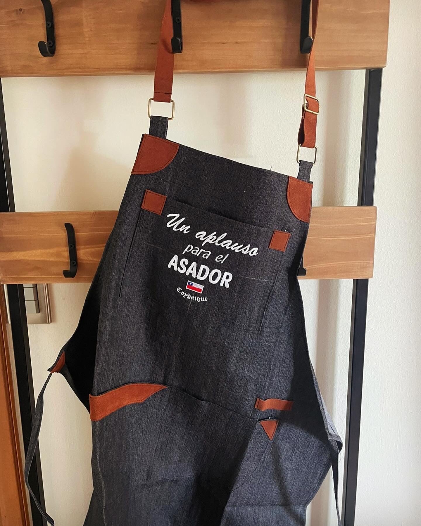 Pechera mezclilla gris oscura: Un Aplauso para el asador!